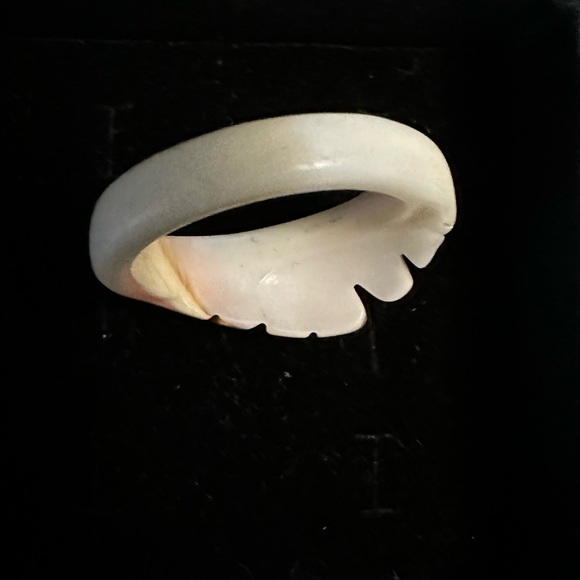 Bohemian Carved Leaf Shell Ring - Picture 2 of 9